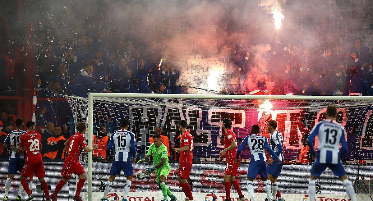  柏林联合防线失误遭升班马羞辱  